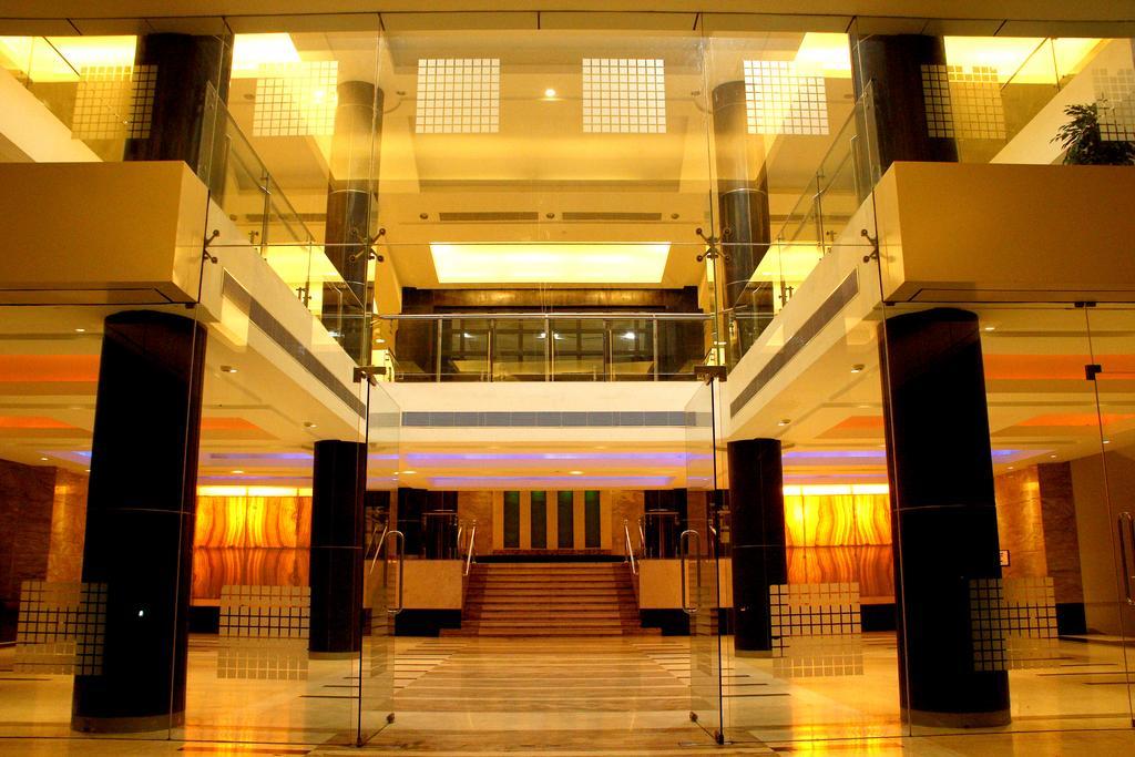 Gokulam Park Hotel Kochi Exterior foto